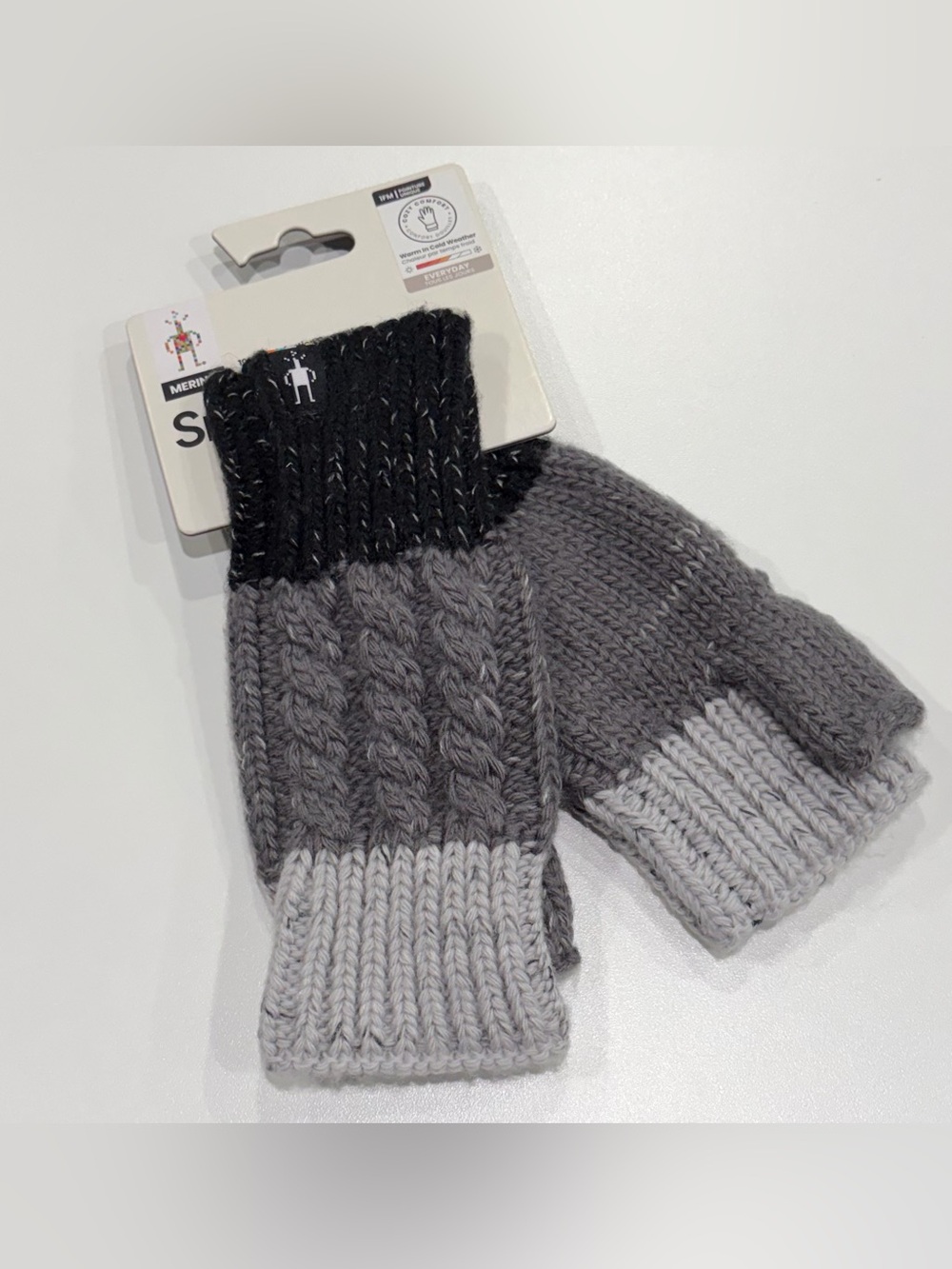 SmartWool Women's Isto Hand Warmers Merino Wool Blend NWT Black Grey Cable Knit